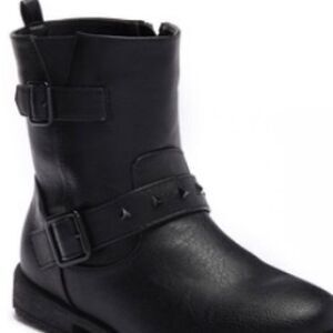 🎉last deal🎉Black studded boots